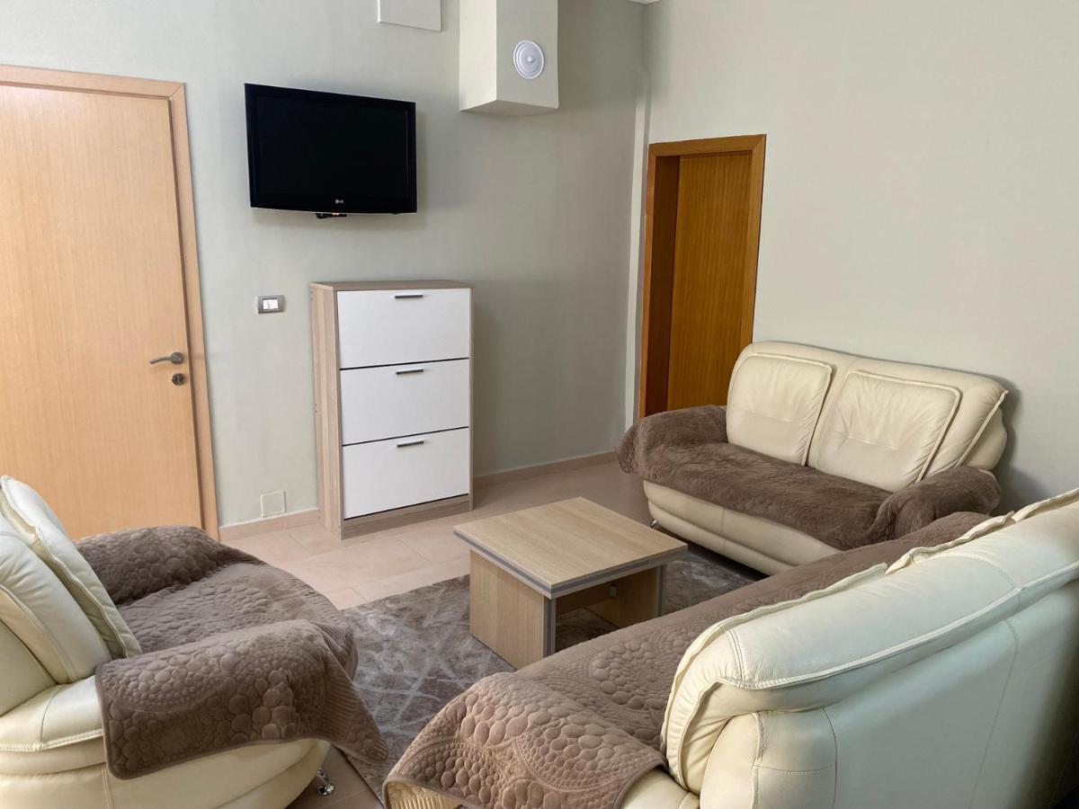 Cozy Guesthome Korce Exterior foto